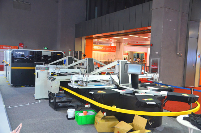 誠(chéng)拓全自動(dòng)雙數(shù)碼印花機(jī)